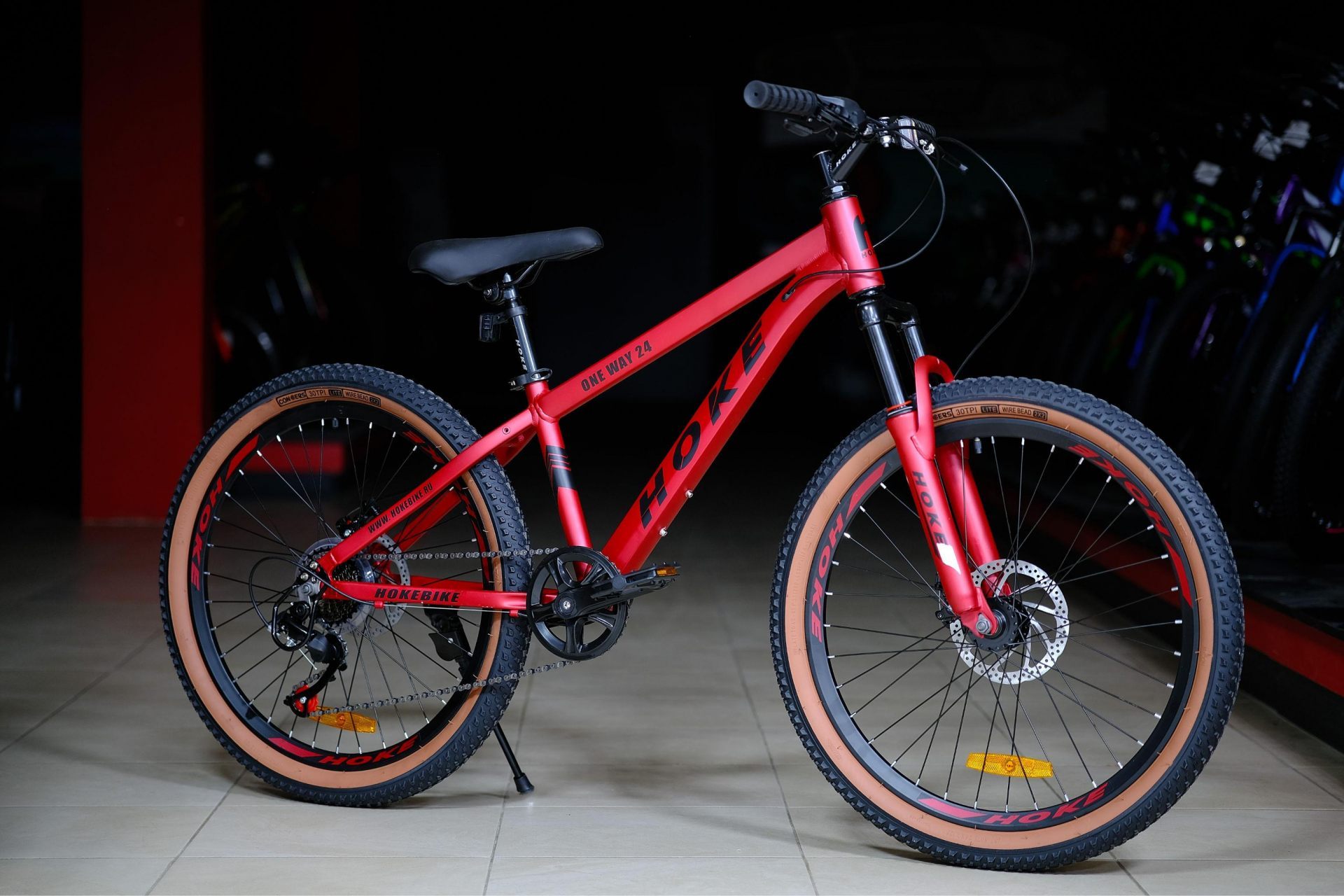 Велосипед HOKE ONE WAY 24 матовый красный-чёрный Алюминиевая рама, дисковые тормоза, втулки на промподшипниках